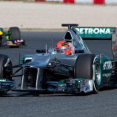 Michael Schumacher rueda en los test de Barcelona