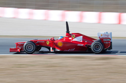 Fernando Alonso en acción en Barcelona