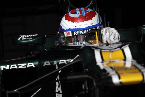 Primer plano de Vitaly Petrov en el Caterham CT01