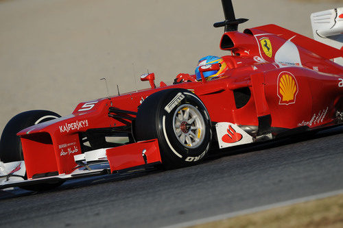 El Ferrari F2012 rueda en Barcelona