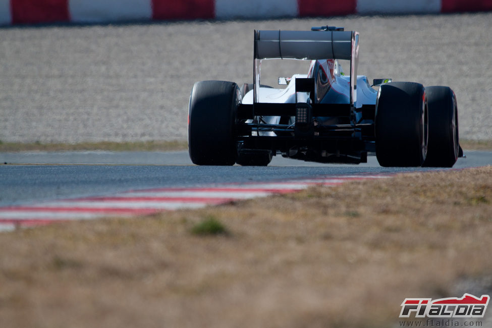 El Sauber de Pérez visto desde atrás