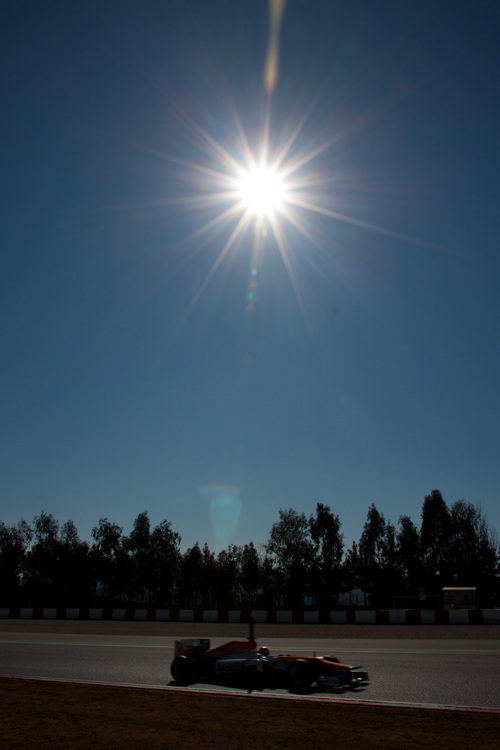 El Force India bajo el sol en Montmeló