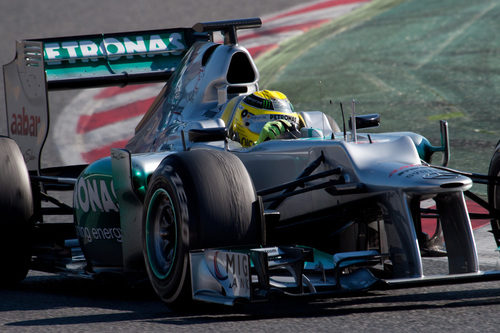 Plano corto de Rosberg en el W03