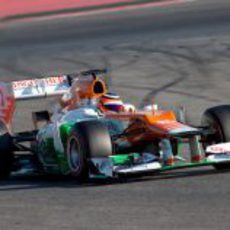 Hülkenberg con el Force India en los test de Montmeló