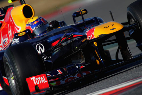 Webber rodando en Montmeló con el RB8