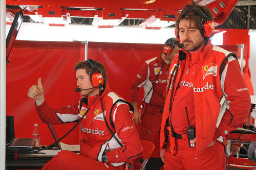 Rob Smedley en el box de Ferrari en Barcelona