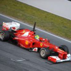 Felipe Massa en la recta del circuito de Montmeló