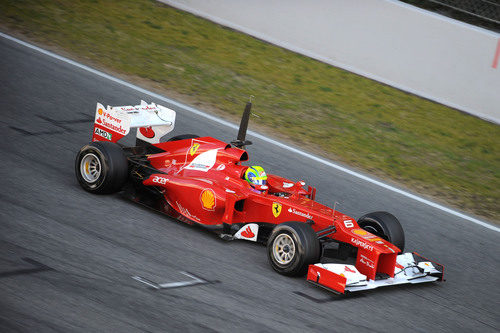 Felipe Massa en la recta del circuito de Montmeló