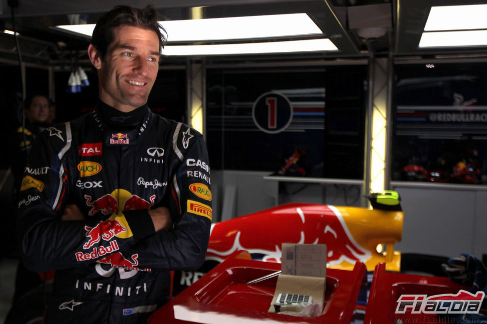 Mark Webber en su box de Montmeló