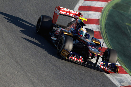Jean-Eric Vergne con el Toro Rosso en los test de Barcelona