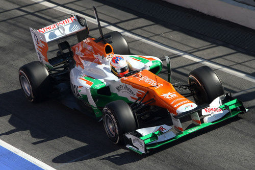 Di Resta al volante del VJM05 en Barcelona