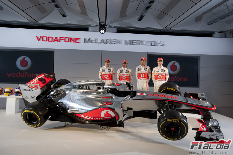 Paffett, Hamilton, Button, Turvey y el MP4-27