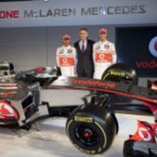 Hamilton, Whitmarsh, Button y el MP4-27