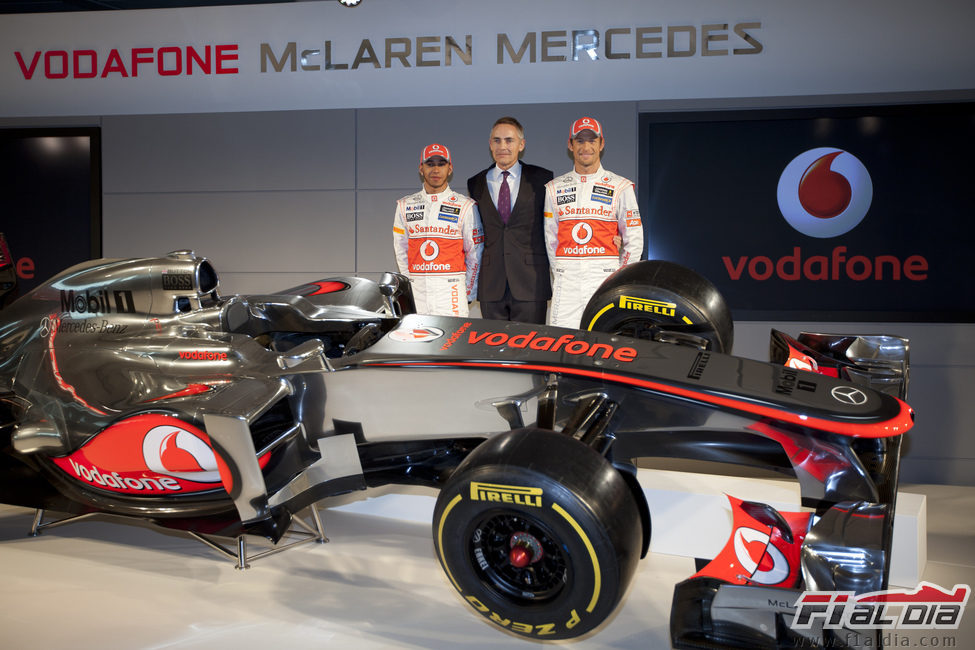 Hamilton, Whitmarsh, Button y el MP4-27