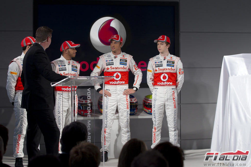 Paffett, Hamilton, Button y Turvey en la presentación del McLaren de 2012