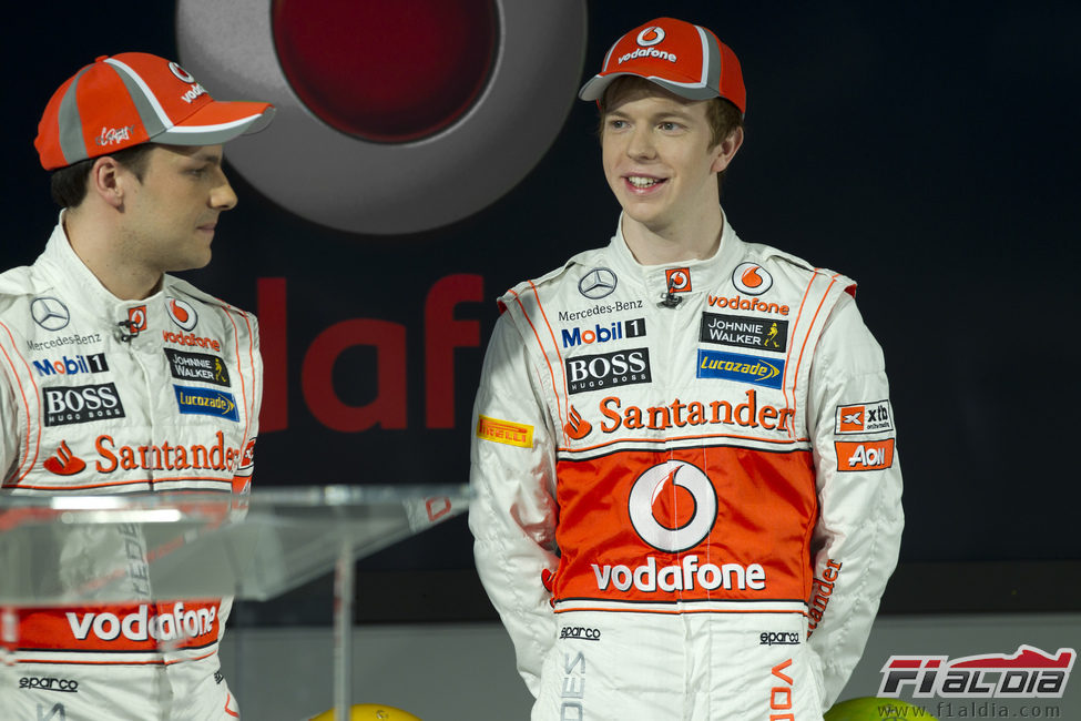 Gary Paffett y Oliver Turvey en la presentación del McLaren MP4-27