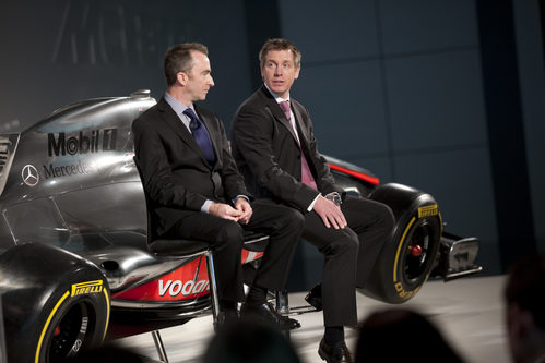 Paddy Lowe y Tim Goss en la presentación del McLaren de 2012
