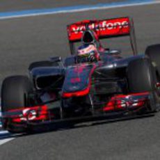 Button rueda con el McLaren en Jerez