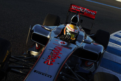 Lewis Hamilton a los mandos del MP4-27