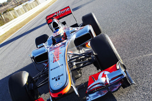 Jenson Button rueda en Jerez con el MP4-27