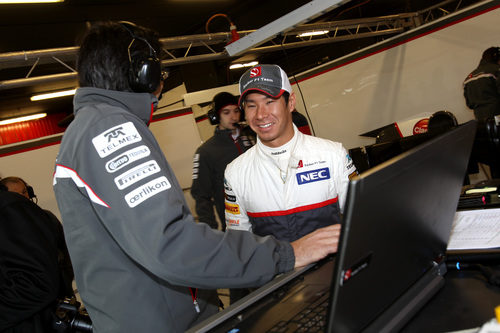 Kamui Kobayashi se divierte en los test de Barcelona