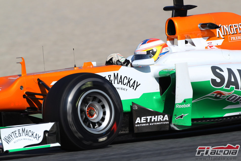 Paul di Resta rueda en Montmeló con el VJM05