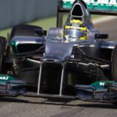 Nico Rosberg rueda con el W03 en los test de Barcelona