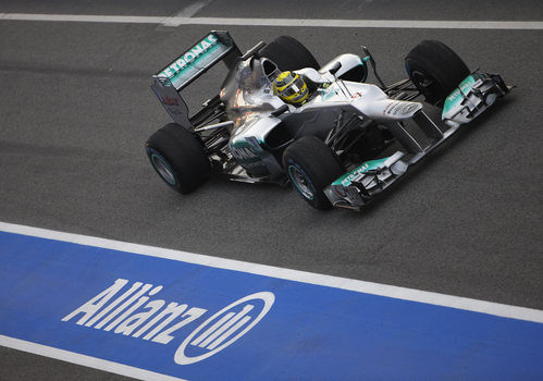 Rosberg a pista con el Mercedes W03