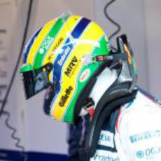 Bruno Senna en su box de Barcelona