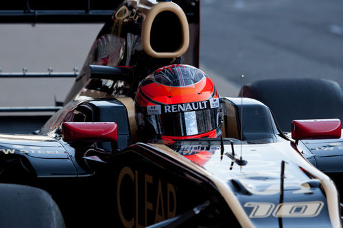 Romain Grosjean en su Lotus en Barcelona