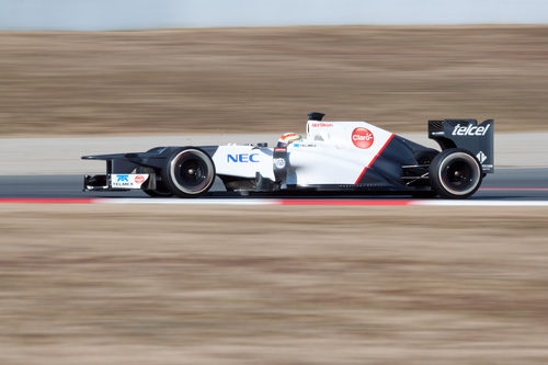 Sergio Pérez con el Sauber en pretemporada