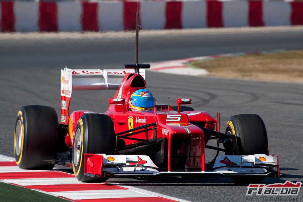 Fernando Alonso rueda en la pretemporada 2012