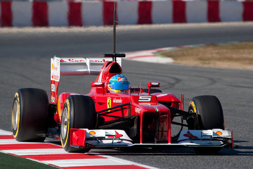 Fernando Alonso rueda en la pretemporada 2012