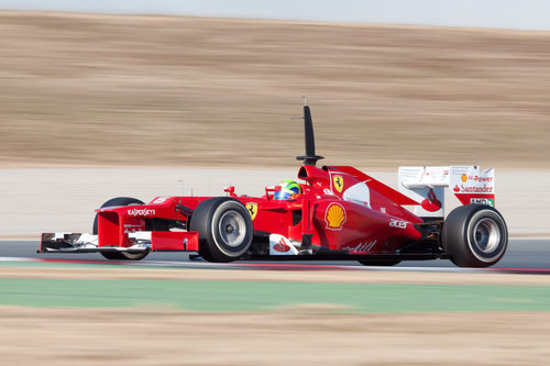 Felipe Massa rueda con el F2012 en los entrenamientos