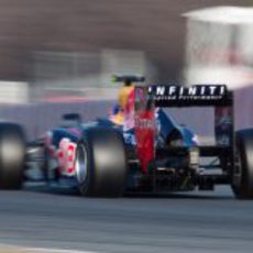 Mark Webber pisa a fondo en los test de pretemporada