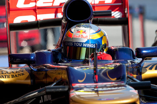 Jean-Eric Vergne en el STR7 en los test