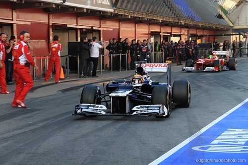Maldonado y Massa en el 'pit-lane' de Montmeló