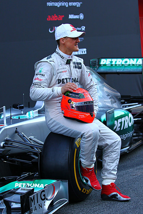 Michael Schumacher en la presentación del nuevo W03