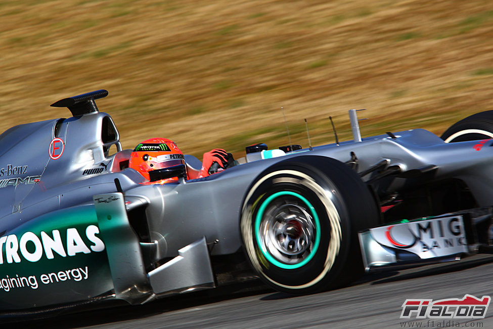 Schumacher en acción en Montmeló