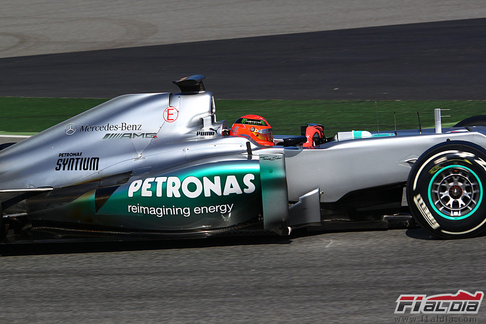 El Mercedes W03 de Schumacher en los test de Barcelona