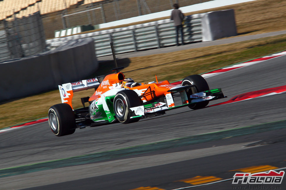 Hülkenberg rueda en Barcelona al volante del VJM05