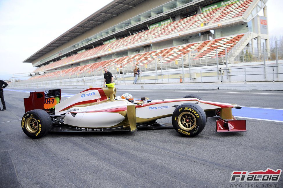 Karthikeyan sale a pista con el F112