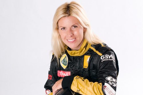 María de Villota con el mono de Lotus Renault GP