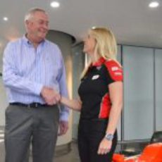 María de Villota firma como probadora de Marussia para 2012