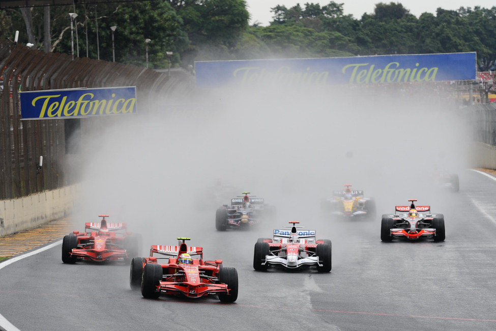 Massa llega a la primera curva de Brasil