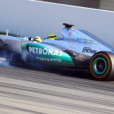 Nico Rosberg se pasa de frenada en los test de Barcelona