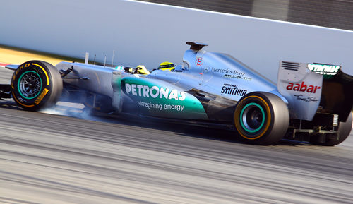 Nico Rosberg se pasa de frenada en los test de Barcelona