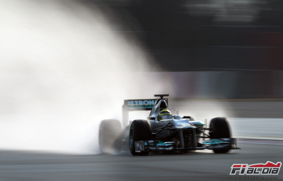 Rosberg bajo la lluvia de Barcelona