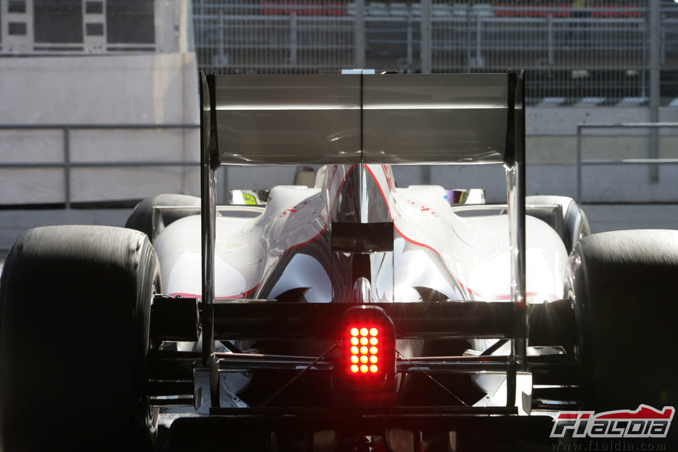 Sergio Pérez sale del box de Sauber en Montmeló