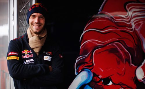 Jean-Eric Vergne sonriente en su box